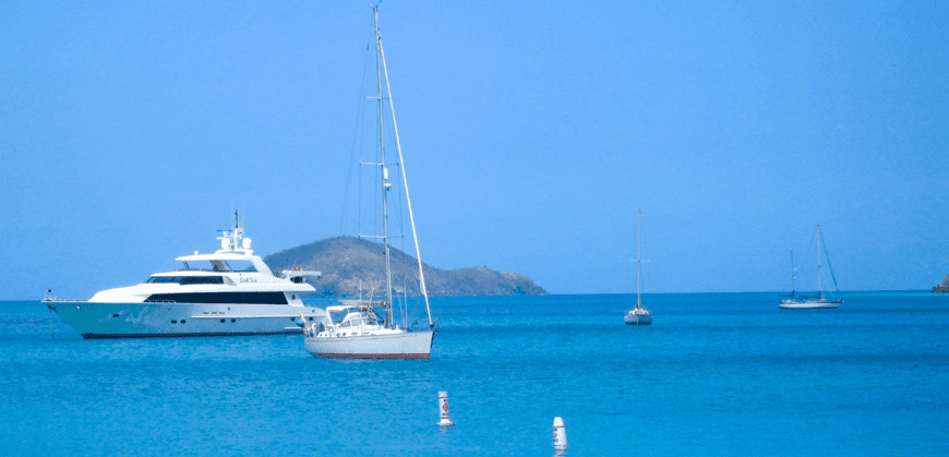 Rent a Yacht in Side Парашют