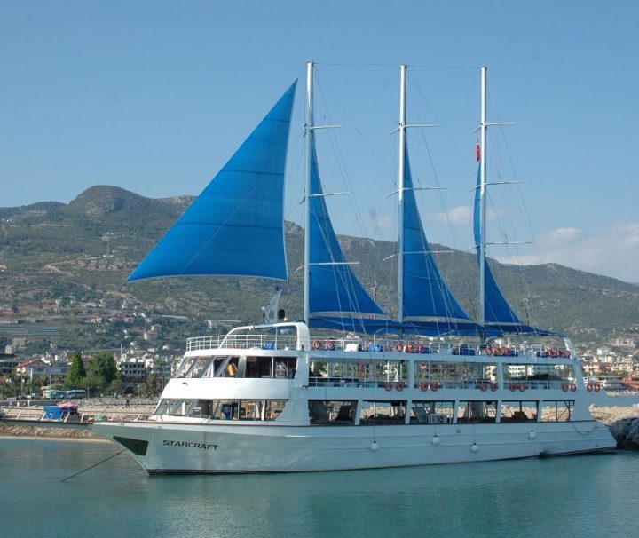 Starcraft Boat Trip in Alanya