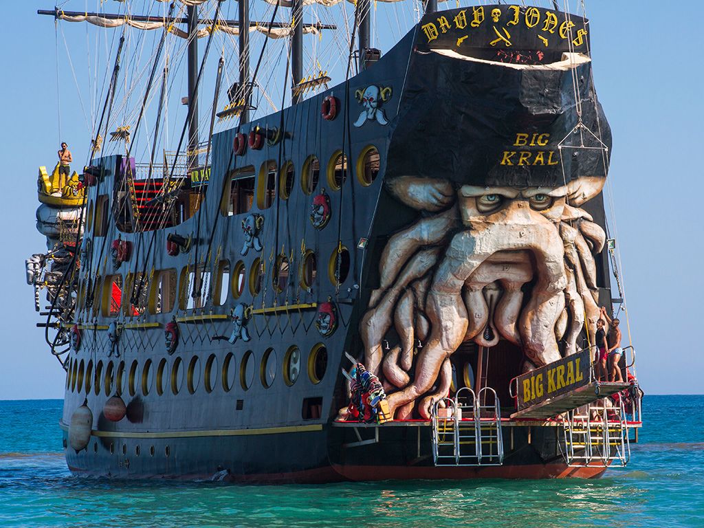 Pirate Ship Big Kral in Alanya Воздушный шар
