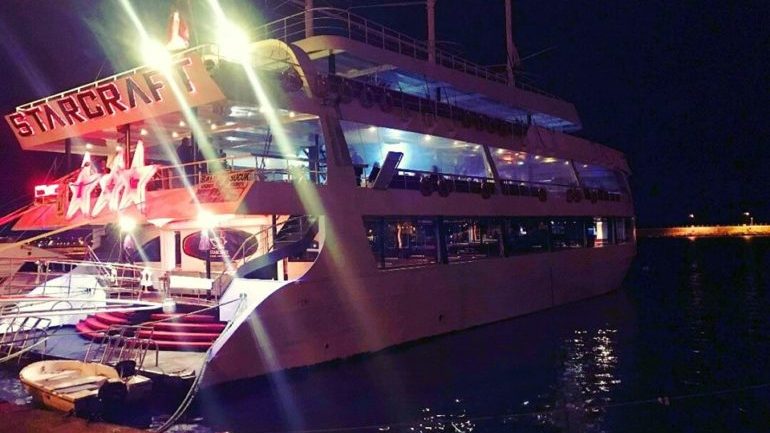 Starcraft Night Party Boat Лодочный тур