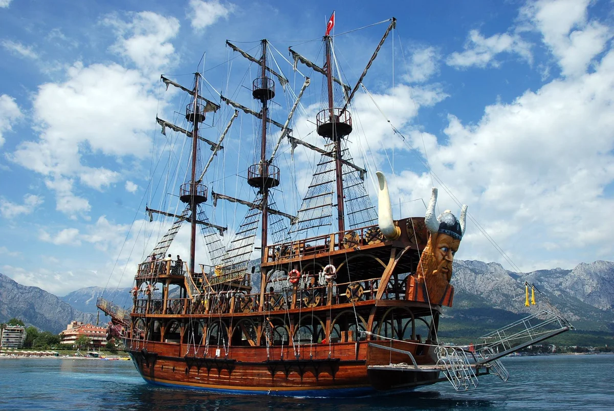 Pirate Boat Tour in Kemer Лодочный тур