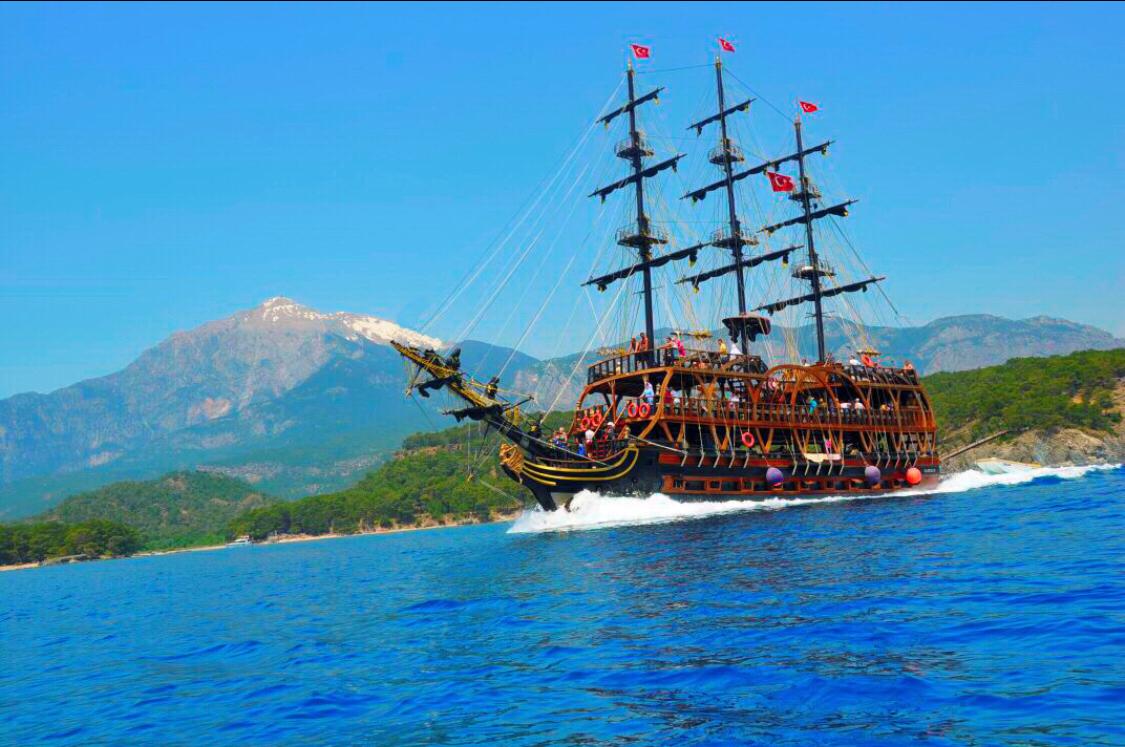Pirate Boat Tour in Kemer Турция