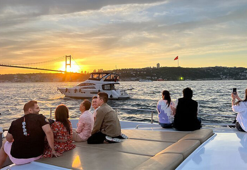 Istanbul Sunset Cruise море